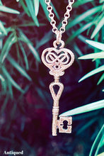 Load image into Gallery viewer, Golden Key Necklace